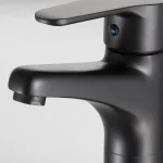 ⁦خلاط حوض وسط بدون فيداج جلوبال ستاندرد ميرا بلس اسود 1042-EBP⁩ - الصورة ⁦2⁩